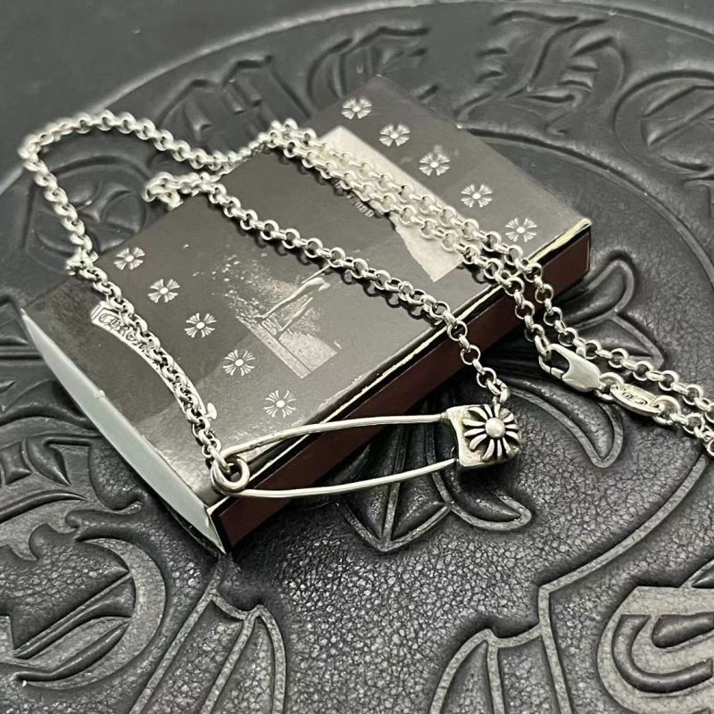 Ch*0me He**ts necklaces